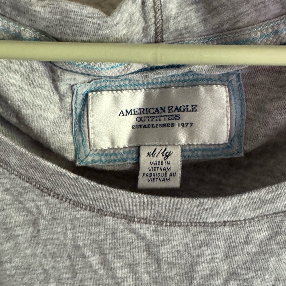 American Eagle hooded T-shirt size xl - Picture 3 of 3